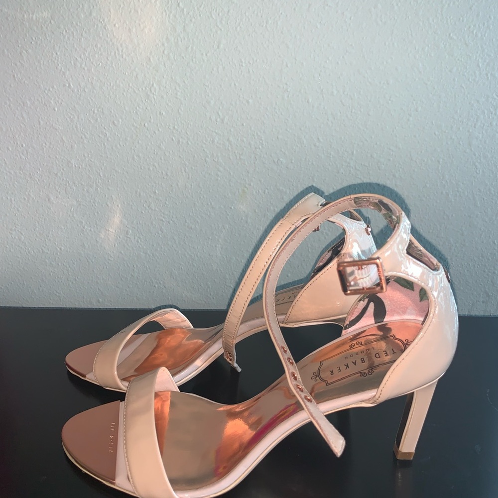 Heels - Picture 9 of 9